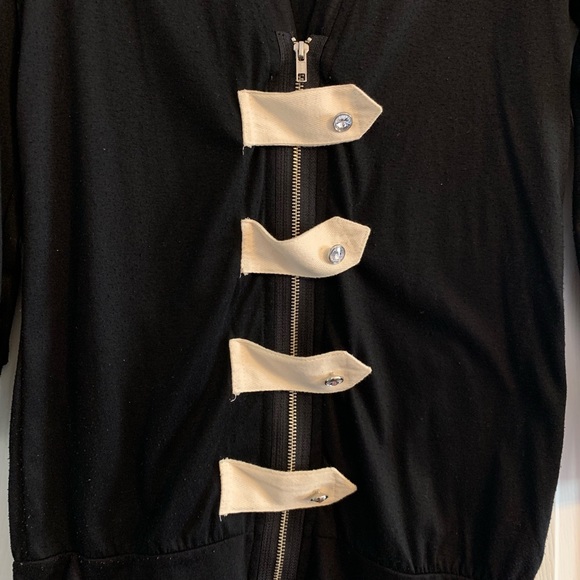 Oversized Cardigan with bejeweled buttons - Picture 3 of 5